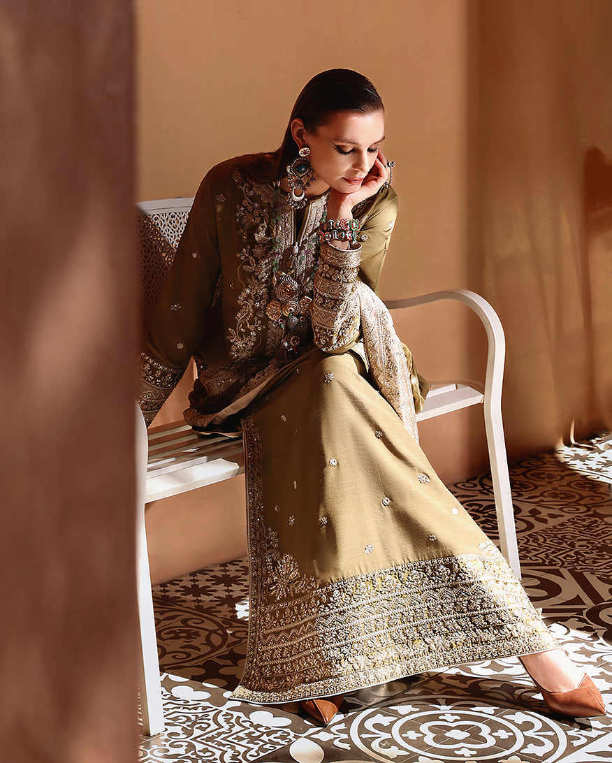 Mushq Nuvera/ Raw Silk - Jadis