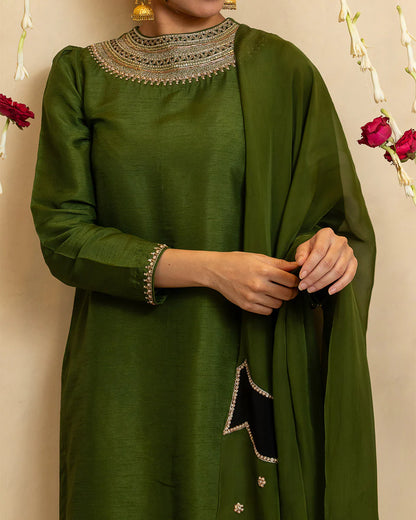 Nazrana Festive'25 by Binaf - Najma