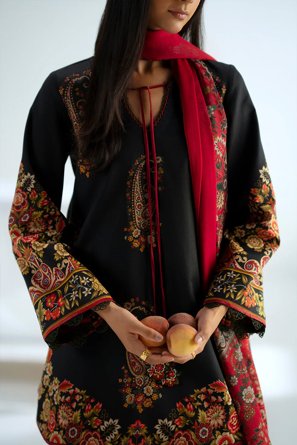 Joolie prints 2025 by Saira Rizwan - DRAMA QUEEN – JPU25-01