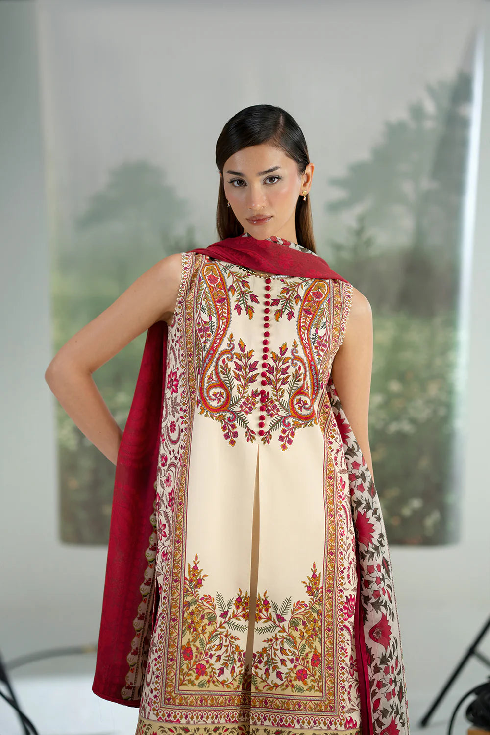 Joolie prints 2025 by Saira Rizwan - SUNDAY STROLL – JPU25-08