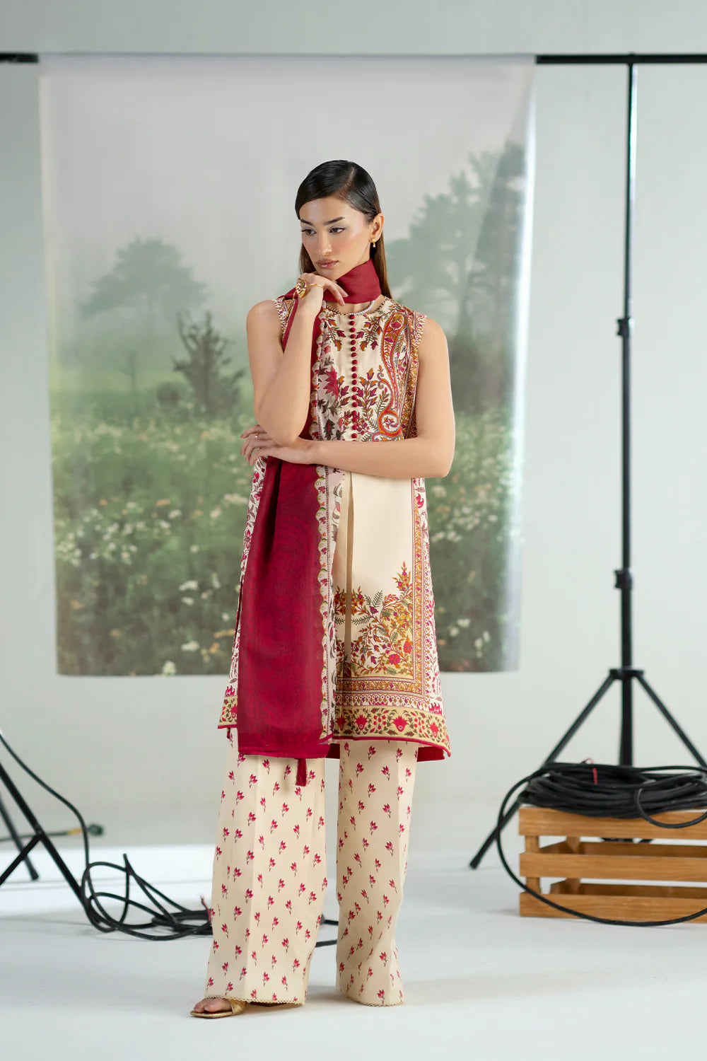 Joolie prints 2025 by Saira Rizwan - SUNDAY STROLL – JPU25-08